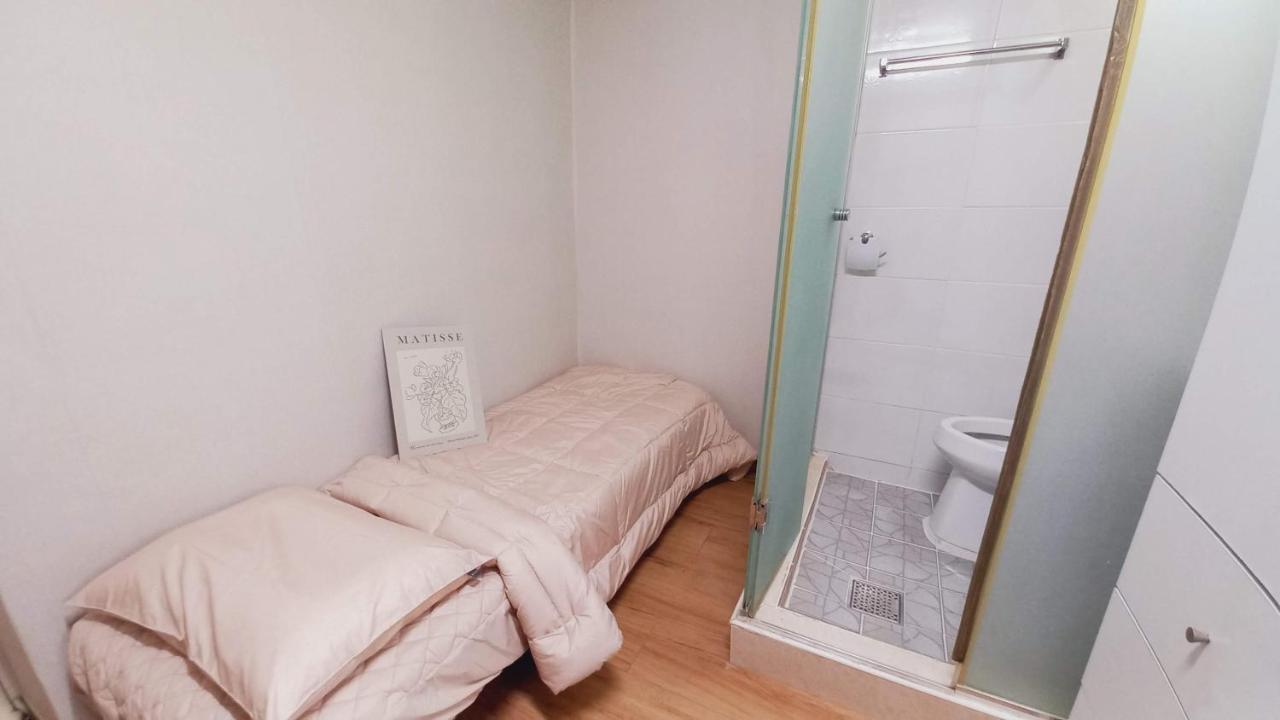 Haechi Stay Guesthouse - For Foreigners Only Сеул Экстерьер фото