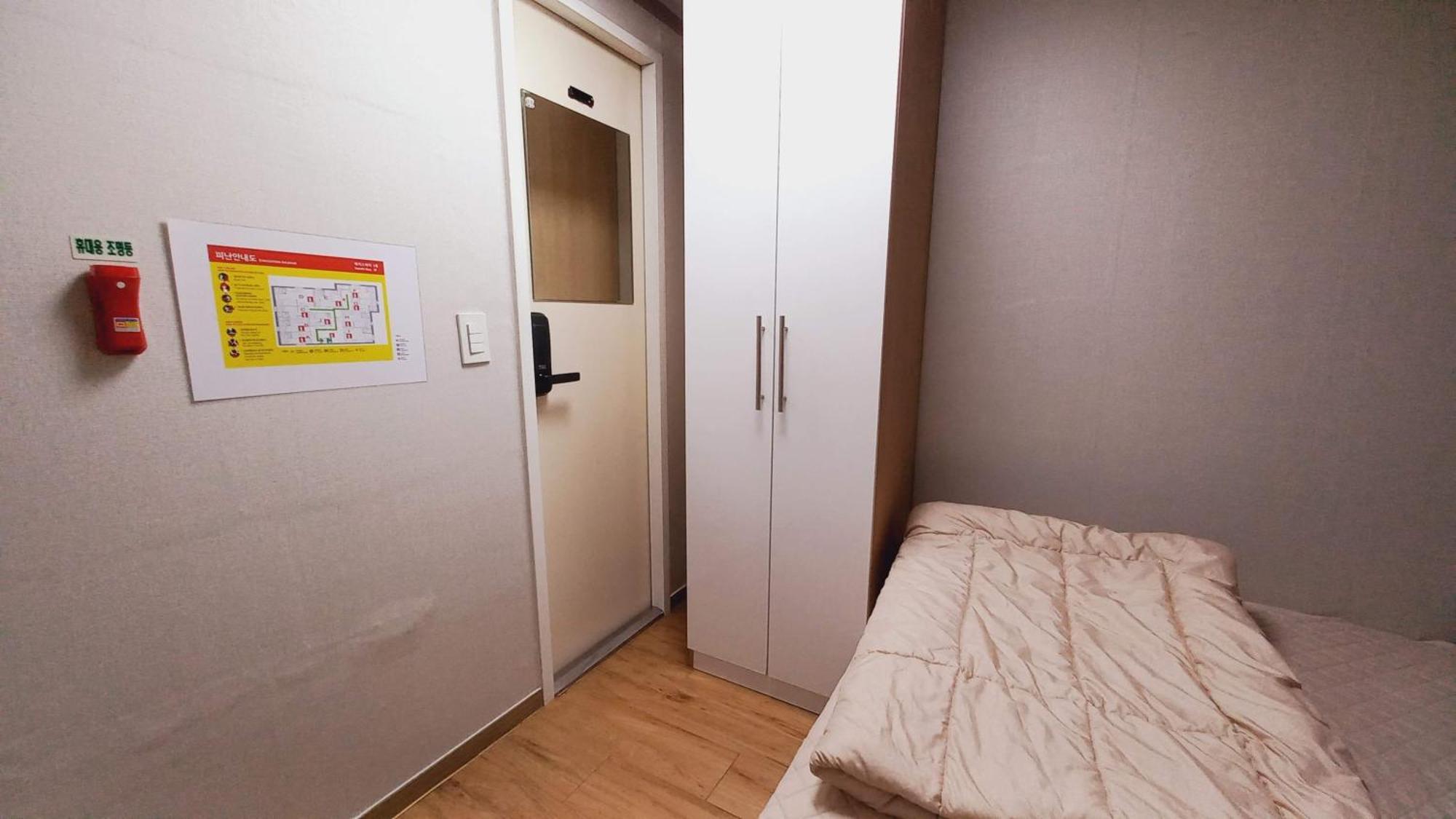 Haechi Stay Guesthouse - For Foreigners Only Сеул Экстерьер фото